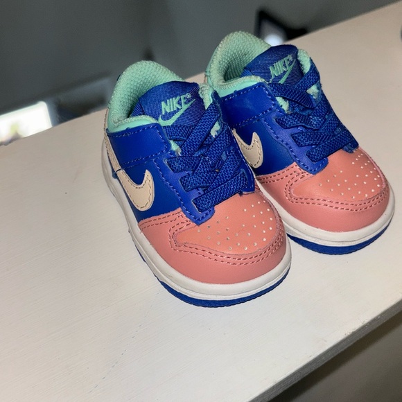 Nike Toddler size 2C - Picture 1 of 4